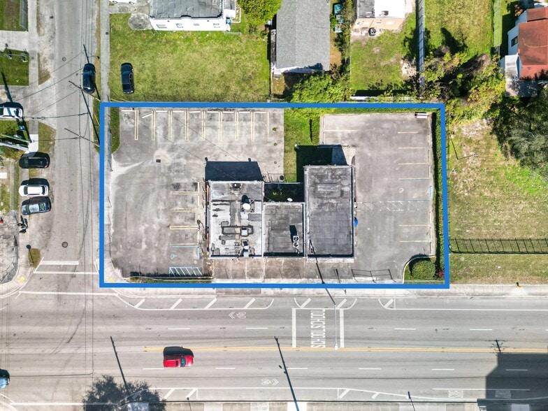 More Photos Of 2381-2389 NW 54th St, Miami Freestanding For Lease