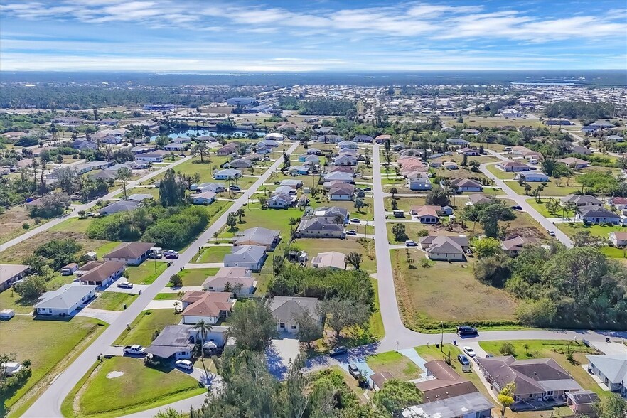 More Photos Of 12113 Capilla Ln, North Port Apartments For Sale