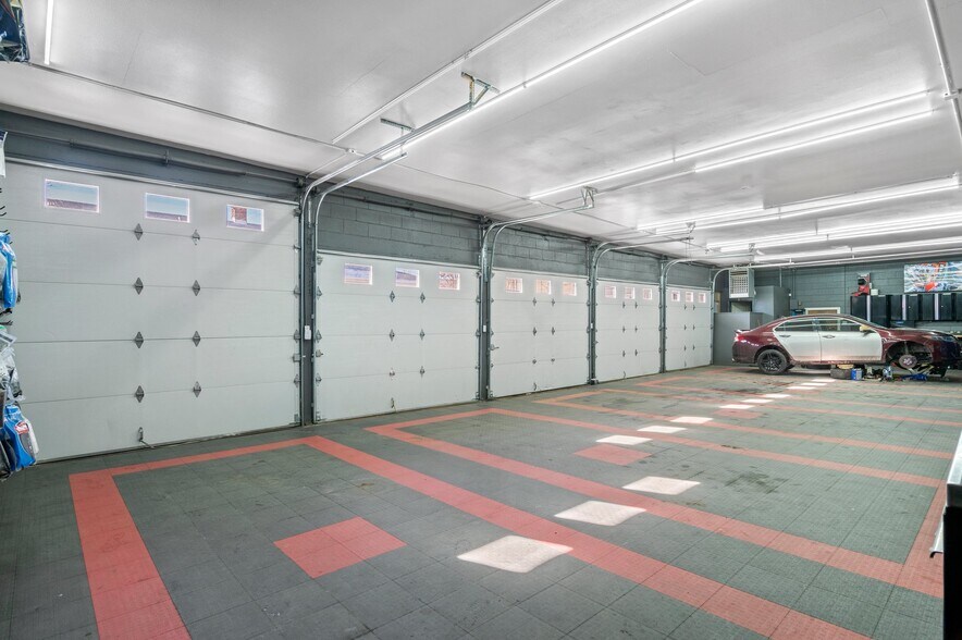 More Photos Of 1535 Chester St, Aurora Auto Repair For Sale