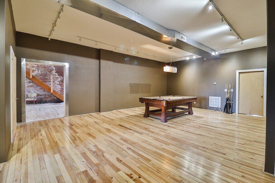 More Photos Of 102-104 W Columbus St, Kenton Office Residential For Sale