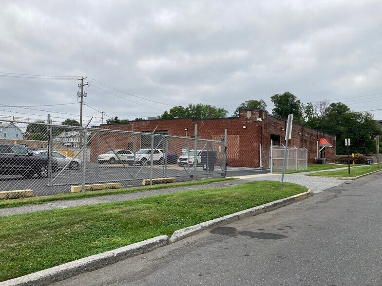 More Photos Of 2151 Greenwood St, Harrisburg Office For Lease