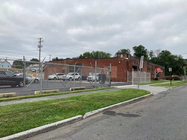 More Photos Of 2151 Greenwood St, Harrisburg Office For Sale