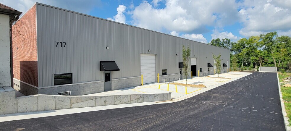 Primary Photo Of 719 Gallatin Pike N, Madison Light Distribution For Lease