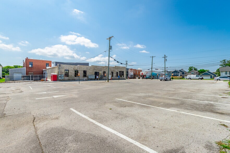 More Photos Of 615 E Main St, Chattanooga General Retail For Lease