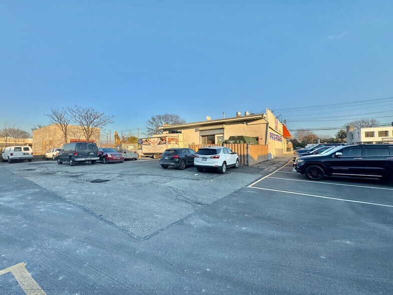 More Photos Of 560 Franklin Ave, Franklin Square Freestanding For Sale