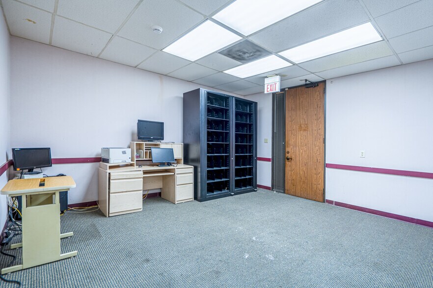 More Photos Of 2424 Hamilton St, Houston Medical For Lease