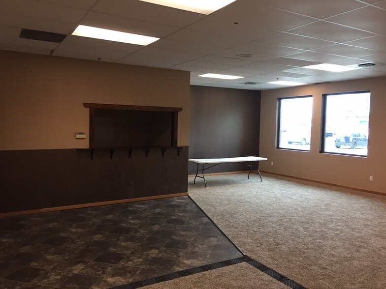 More Photos Of 5601 W Clearwater Ave, Kennewick General Retail For Lease