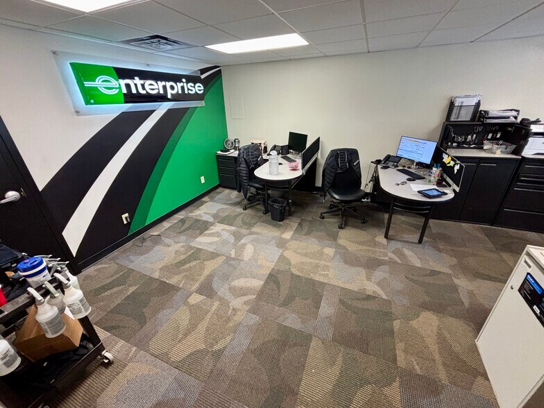 More Photos Of 516 E Main St, Brownsburg Office For Sale