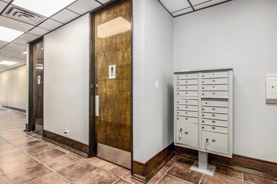 More Photos Of 601 Cien Rd, Kemah Unknown For Lease