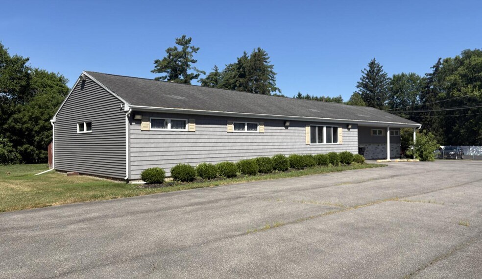 More Photos Of 7711 Oswego Rd, Liverpool Medical For Sale