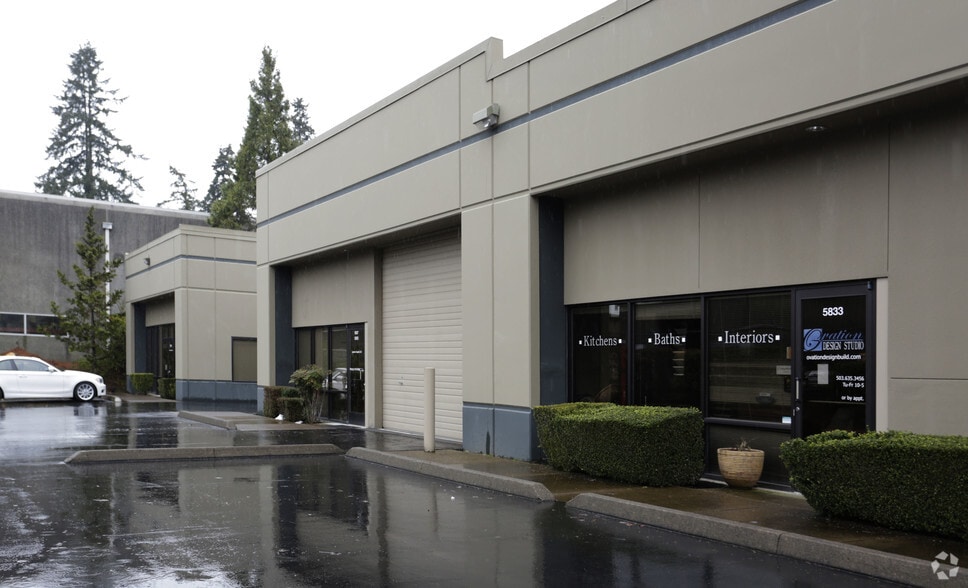 More Photos Of 5805-5835 Jean Rd, Lake Oswego Flex For Lease