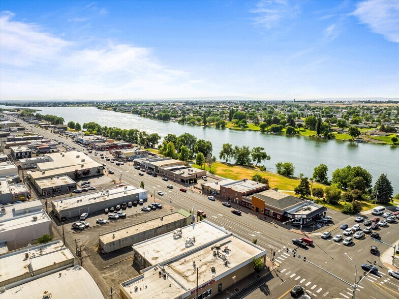 More Photos Of 100 E Broadway Ave, Moses Lake Office For Sale