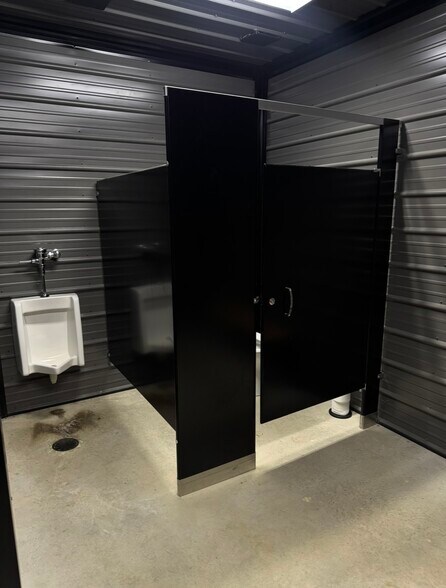 More Photos Of 2635 Campbellsville Rd, Greensburg Sports And Entertainment For Sale
