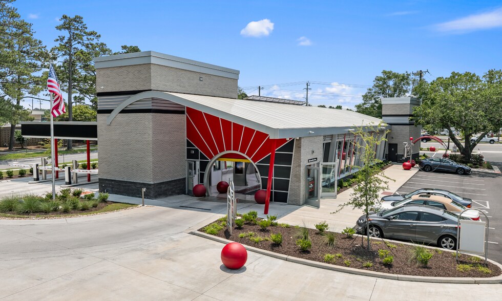 More Photos Of 3915 Oleander Dr, Wilmington Carwash For Sale