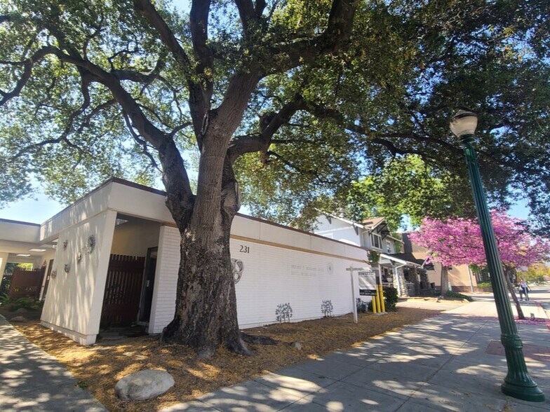 Primary Photo Of 231 N Indian Hill Blvd, Claremont Medical For Lease