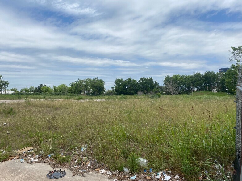 More Photos Of 332 S Wayside Dr, Houston Land For Lease