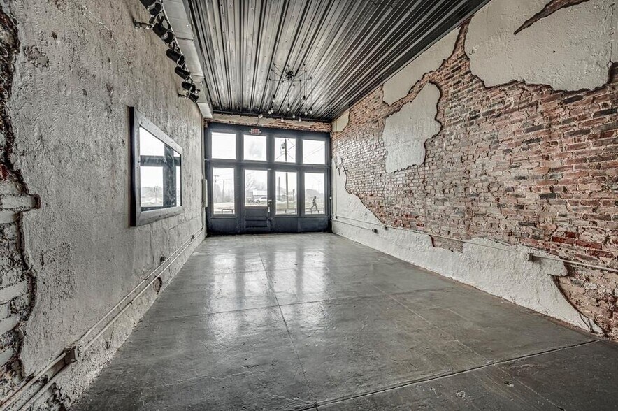 More Photos Of 111 N Main St, Milford Storefront For Sale