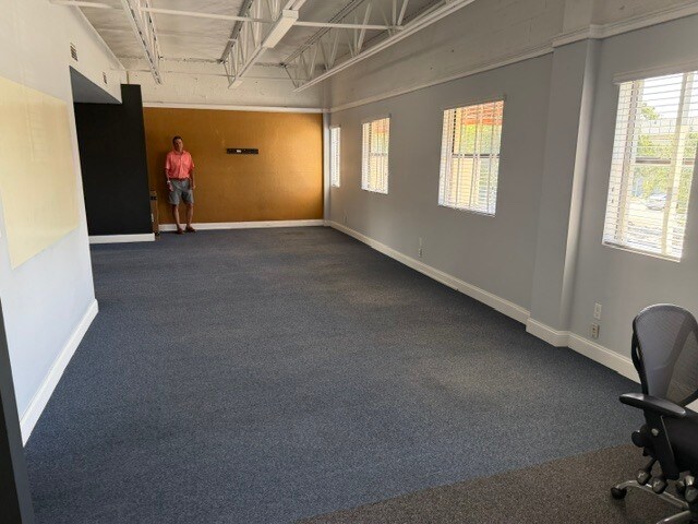 More Photos Of 4627 Ponce de Leon Blvd, Coral Gables Office For Lease
