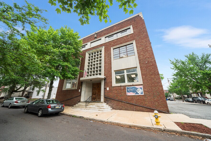 More Photos Of 379 Cherry St, Pottstown Flex For Lease