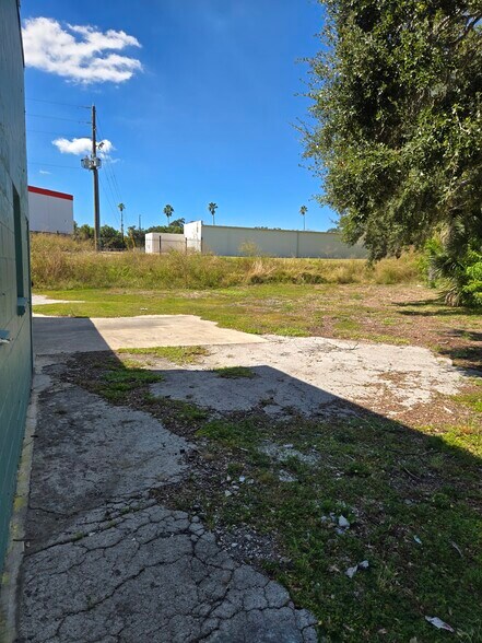More Photos Of 211 Missouri Ave N, Largo Storefront Retail Office For Lease