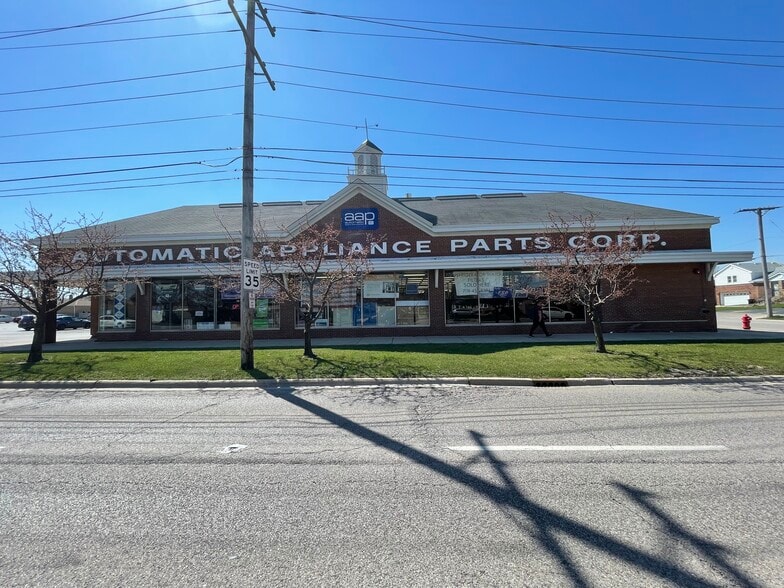 More Photos Of 7701–7757 W Lawrence Avenue, Norridge Apartments For Sale