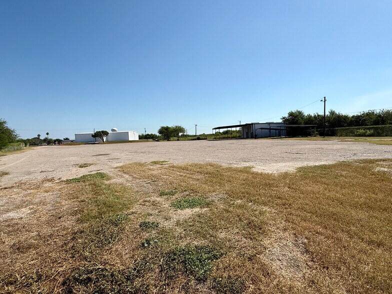 More Photos Of 906 Lincoln Ave, Robstown Industrial For Sale
