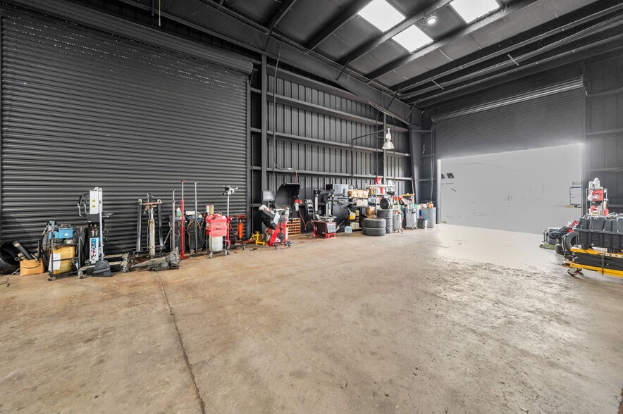 More Photos Of 11615 Perpetual Dr, Odessa Warehouse For Lease