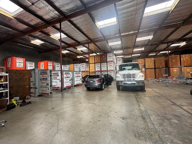 More Photos Of 4428 Malaai St, Honolulu Warehouse For Sale