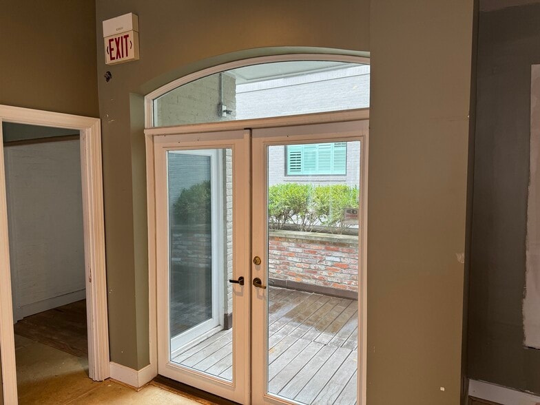 More Photos Of 1626-1632 Wisconsin Ave NW, Washington Storefront Retail Office For Lease