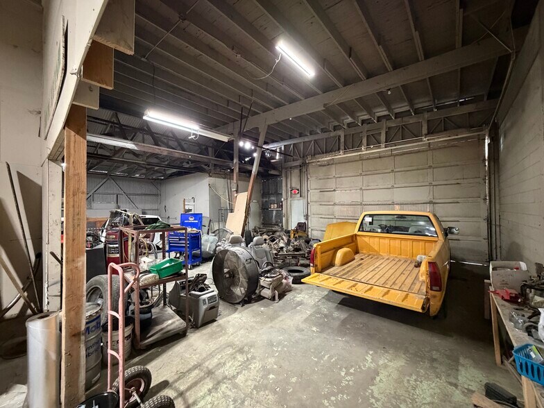 More Photos Of 300 Market St, Klamath Falls Warehouse For Sale