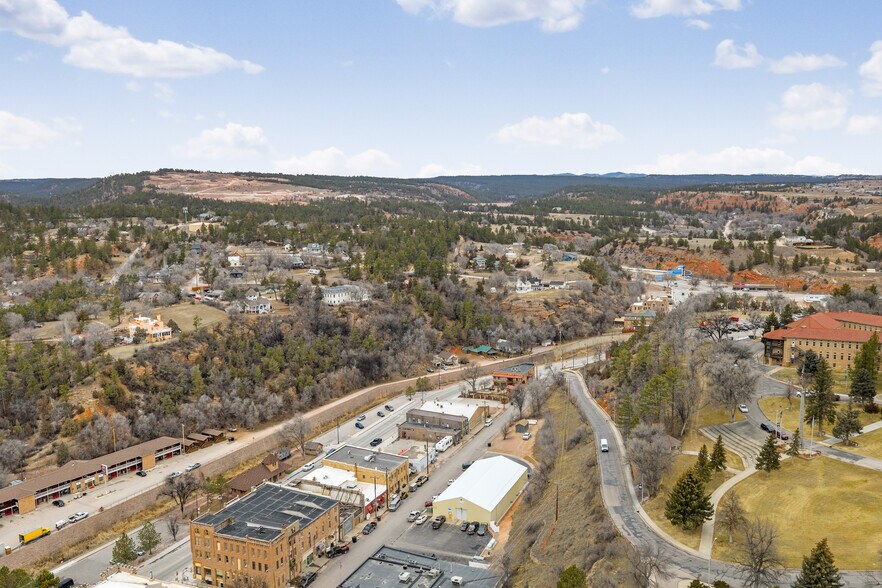 More Photos Of 603 N River St, Hot Springs Hotel For Lease