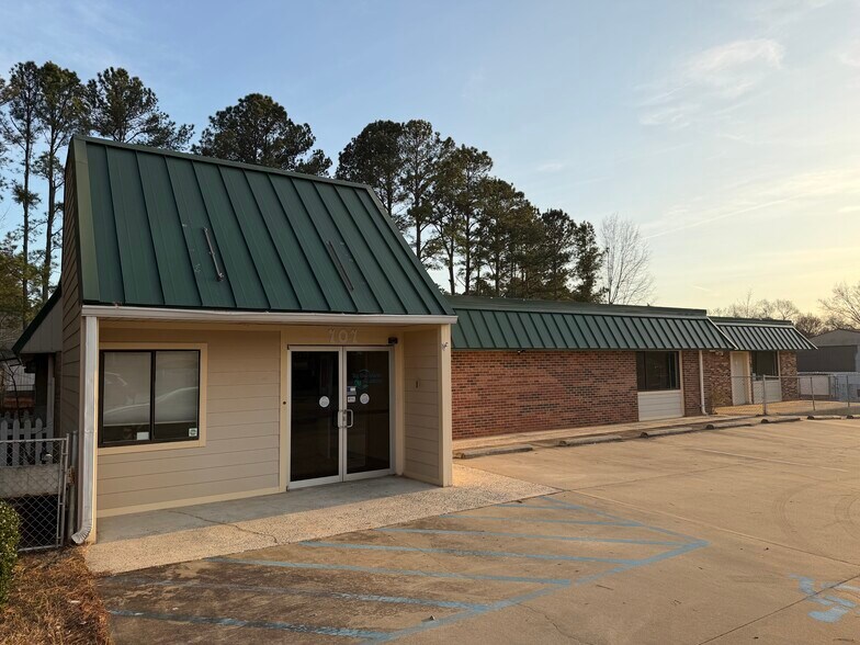 Primary Photo Of 101 N Royal Tower Rd, Irmo Daycare Center For Lease