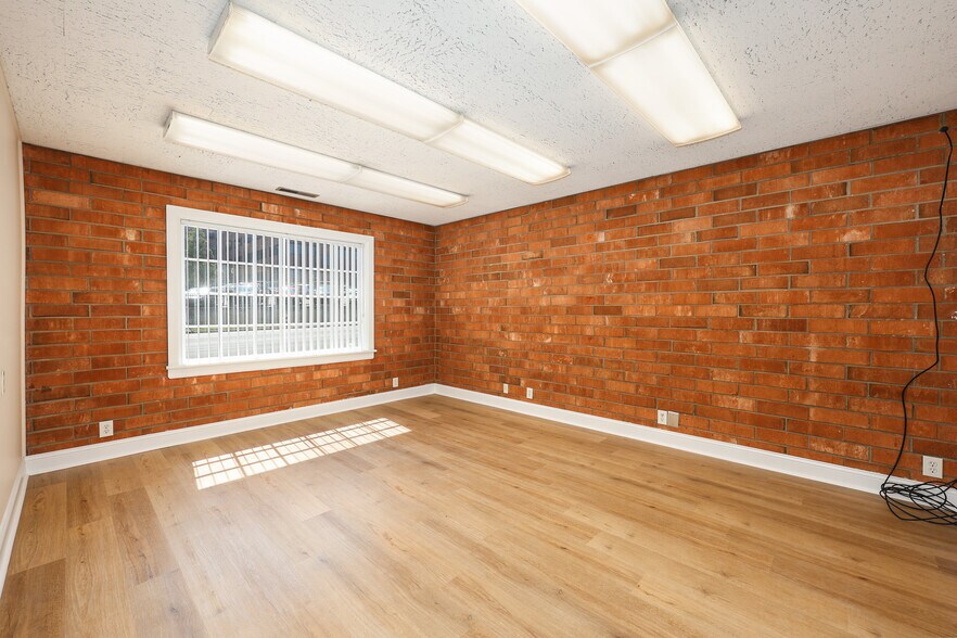 More Photos Of 316 S Eugene St, Greensboro Office For Sale