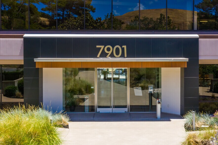 More Photos Of 7901 Stoneridge Dr, Pleasanton Office For Lease