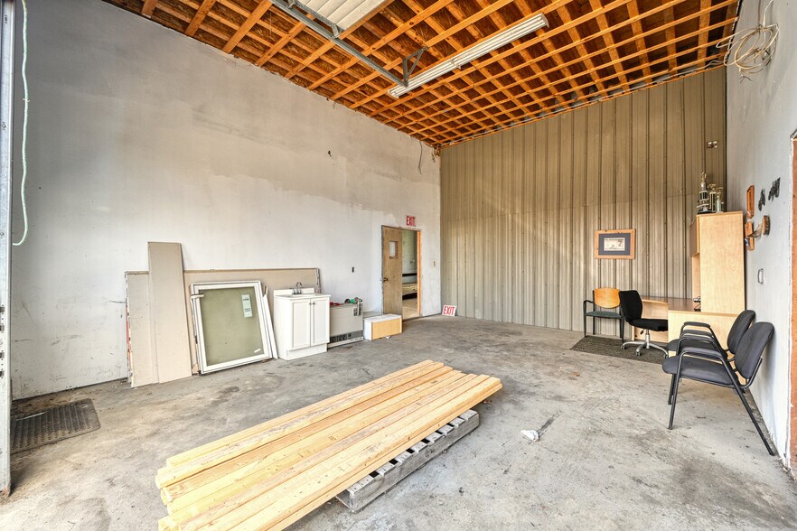 More Photos Of 74 Route 133, Winthrop Flex For Sale