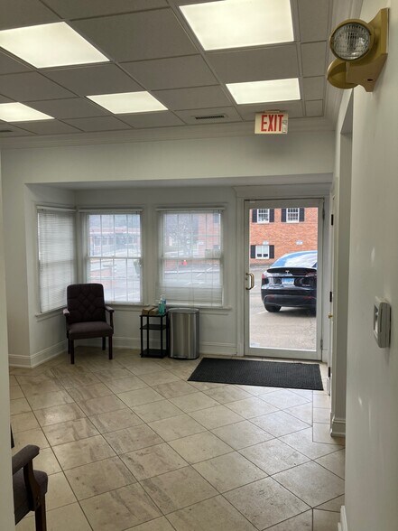 More Photos Of 27 Pine St, New Canaan Coworking Space