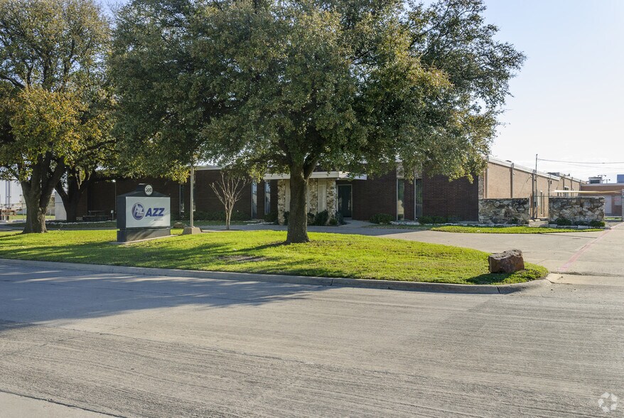 More Photos Of 300 S Kirby St, Garland Warehouse For Lease