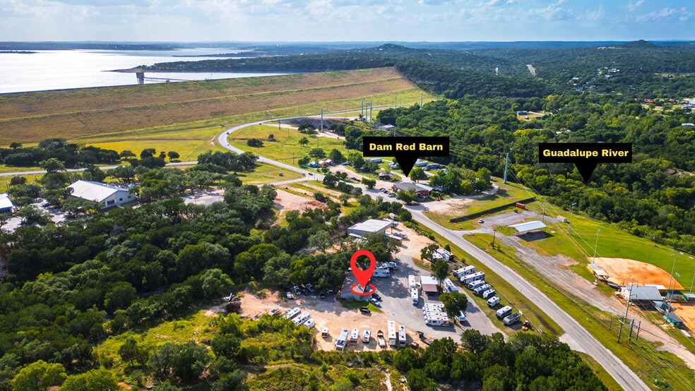 More Photos Of 16415 S Access Rd, Canyon Lake Showroom For Sale