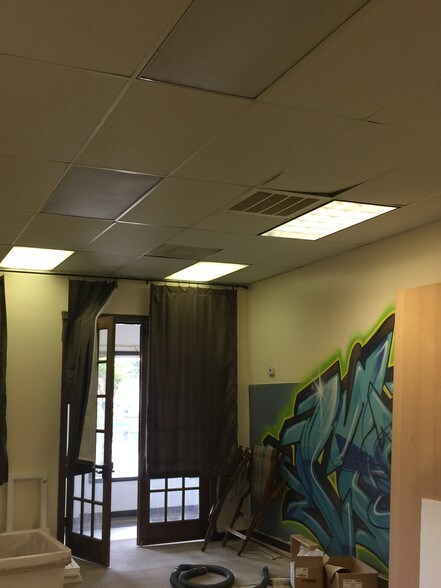 More Photos Of 8418 Broadway St, San Antonio Service For Lease