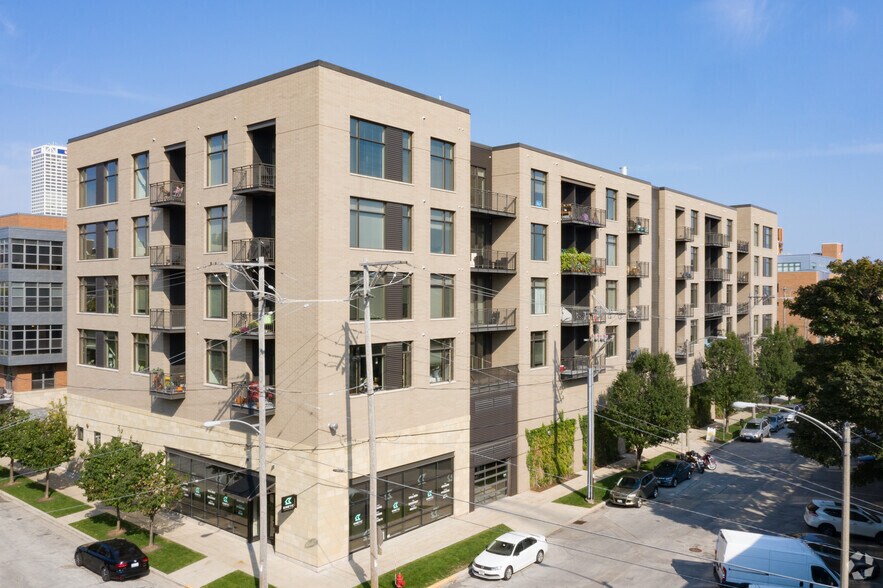 More Photos Of 411 E Menomonee St, Milwaukee Apartments For Lease