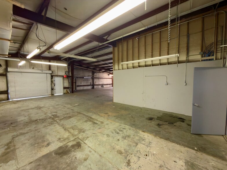 More Photos Of 3885 N Palafox Hwy, Pensacola Warehouse For Lease