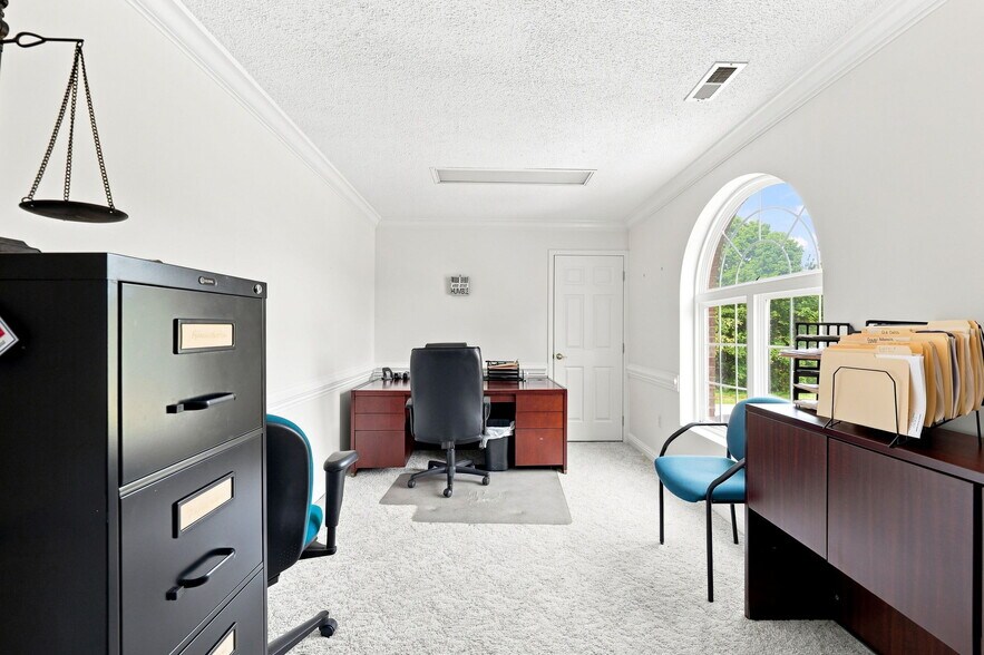 More Photos Of 1708 S Mebane St, Burlington Office For Sale