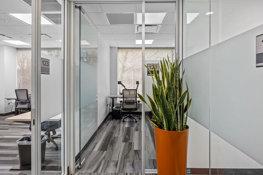 More Photos Of 1000 Northbrook Dr, Trevose Office For Sale