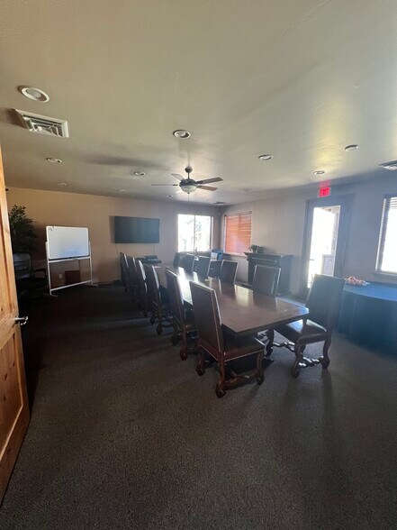 More Photos Of 541 N Clark Rd, Show Low Office For Lease