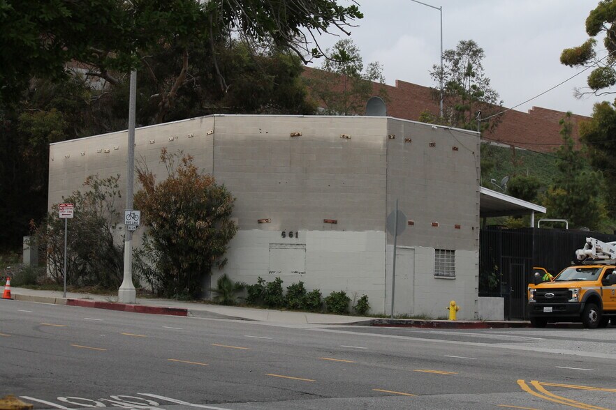 Primary Photo Of 661 N Pacific Ave, San Pedro Manufacturing For Sale