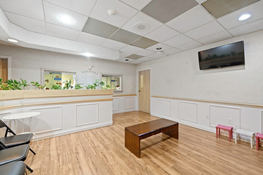 Primary Photo Of 3715 Main St, Bridgeport Medical For Sale