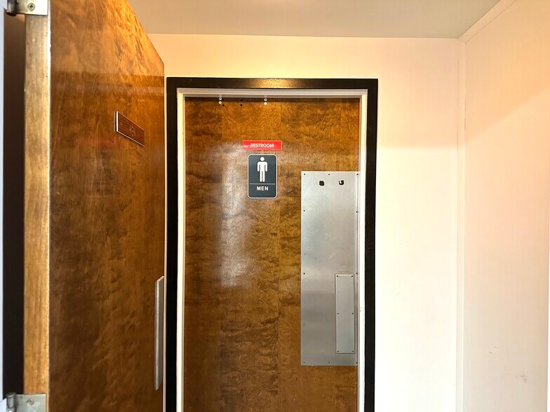 More Photos Of 4979 Olivehurst Ave, Olivehurst General Retail For Sale