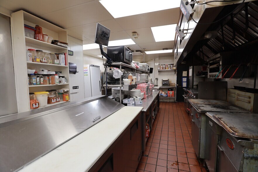 More Photos Of 700 Jordan Point Rd, Hopewell Restaurant For Sale
