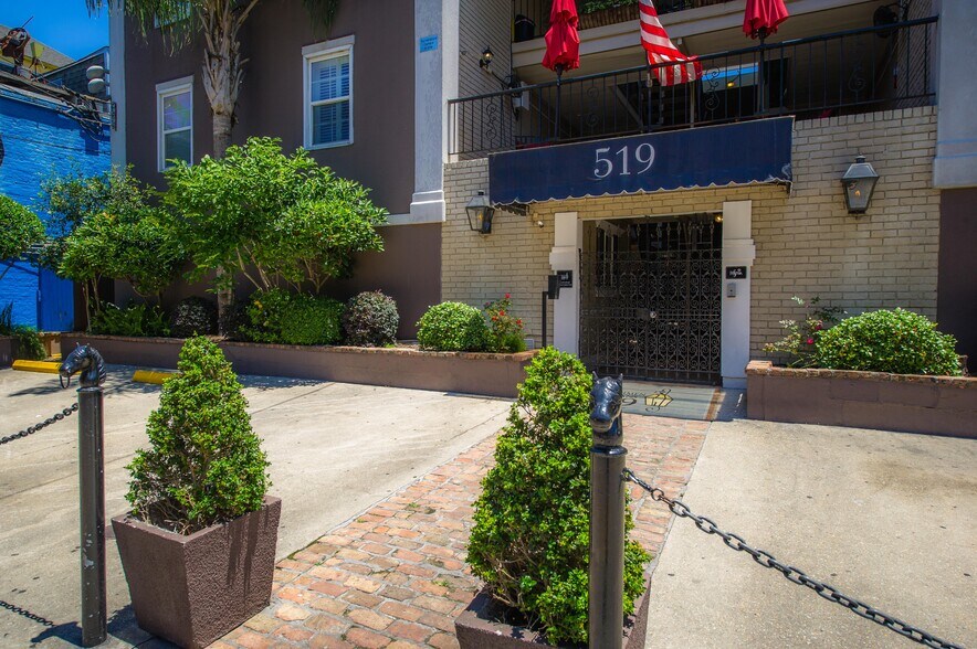More Photos Of 519 Frenchmen St, New Orleans Hotel For Sale