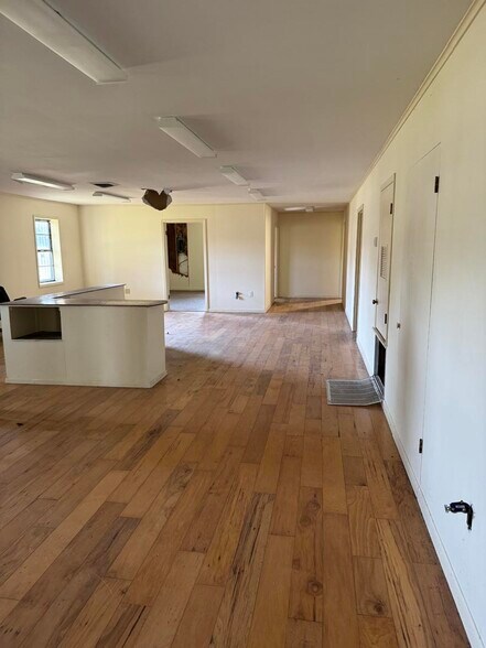 More Photos Of 201 N First, West Helena Manufacturing For Sale